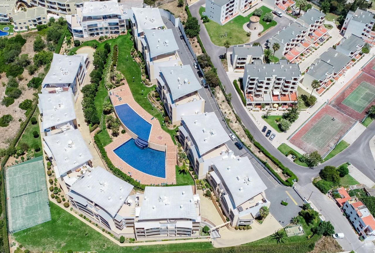 Bnb Homes Ocean View Apartment With Huge Sunny Terrace, 2 Swimming Pools & Tennis Court Albufeira Exterior foto