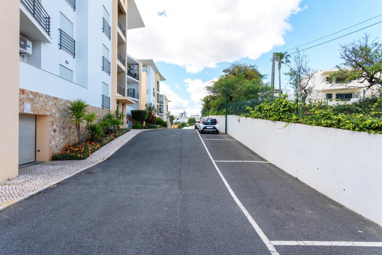 Bnb Homes Ocean View Apartment With Huge Sunny Terrace, 2 Swimming Pools & Tennis Court Albufeira Exterior foto