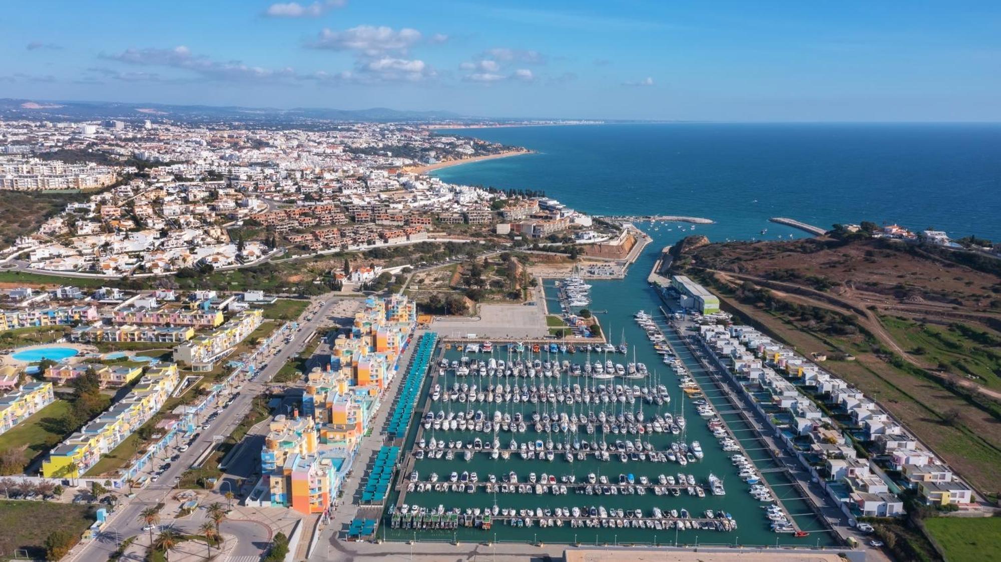 Bnb Homes Ocean View Apartment With Huge Sunny Terrace, 2 Swimming Pools & Tennis Court Albufeira Exterior foto